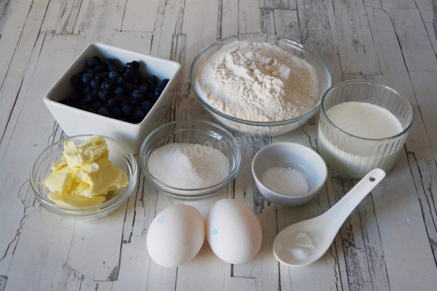 Рецепт яйца кефир сахар. Ингредиенты для кекса. Ингредиенты для теста кекса. Подготовленное сырье для кексов. Десерты в микроволновке Ингредиенты. Яйцо. Масло.  Мука. Сахар.