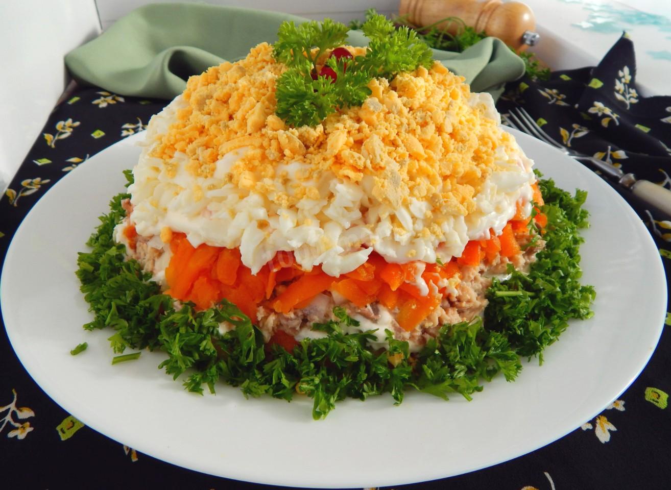 Салат с малосольной красной рыбой рецепт с фото очень вкусный