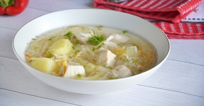 Суп из квашеной капусты с курицей и сельдереем