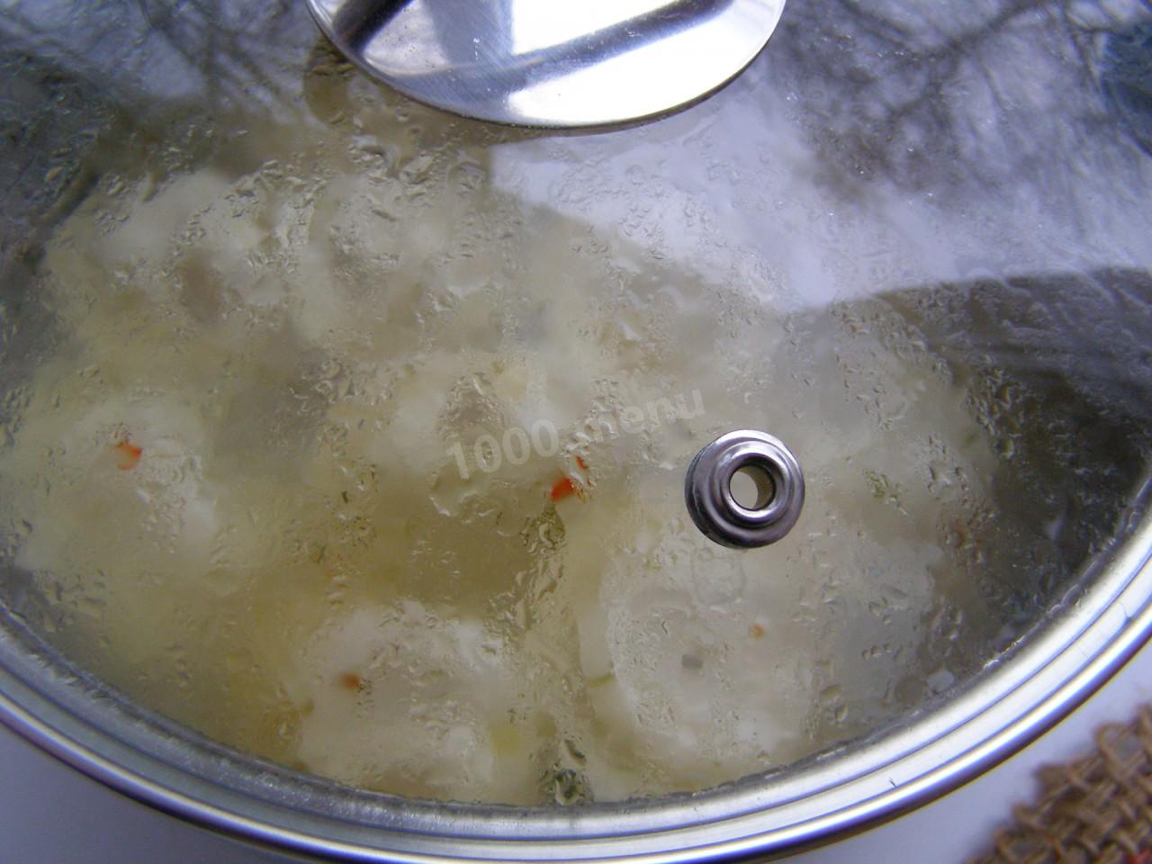 Сколько варить курицу после закипания воды. Как кипит вода в кастрюле для пельменей. Как понять что вода закипела в кастрюле для пельменей.