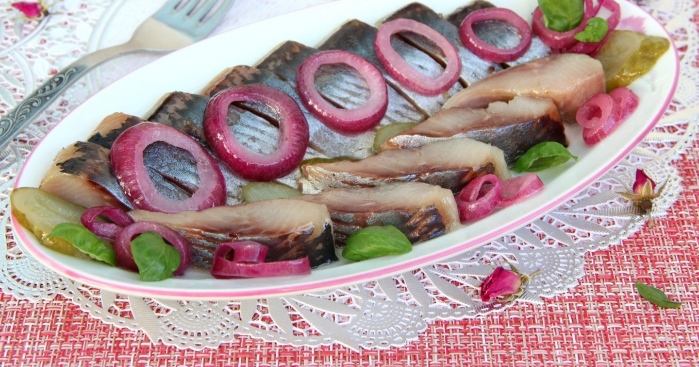Смотреть Рецепт безумно вкусной селедки по-голландски видео Смотреть Рецепт безумно вкусной селедки по-голландски видео