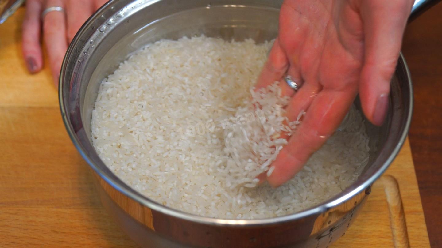 Пропаренный рис нужно промывать