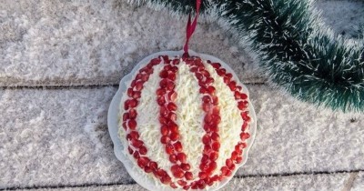 Слоёный салат Ёлочная Игрушка с красной рыбой