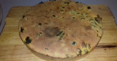 Заливной кефирный пирог с мясом и грибами