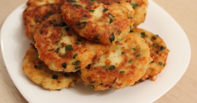  Оладьи из картофельного пюре с сыром - пошаговый рецепт приготовления с фото  