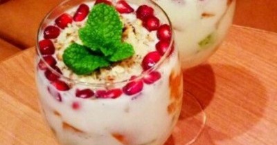 Зефирный десерт с фруктами