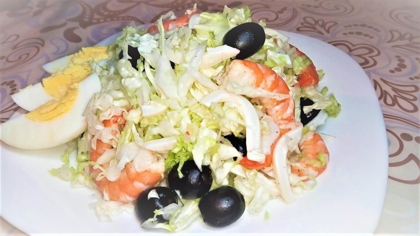 Салат с морепродуктами и пекинской капустой рецепт с фото пошагово