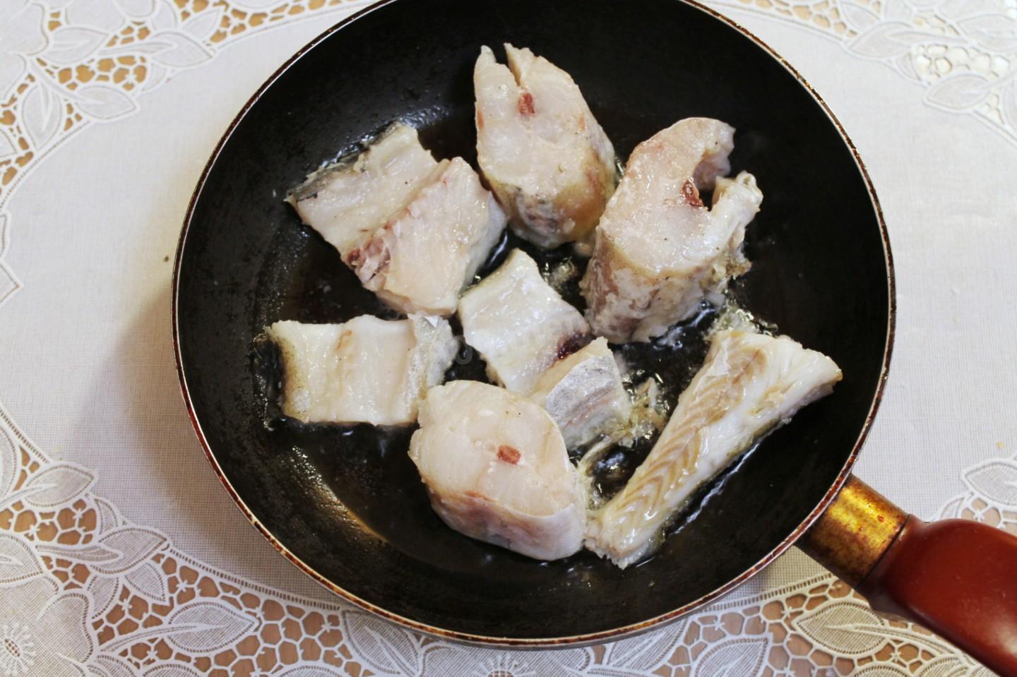 Филе минтая рецепты на сковороде с луком