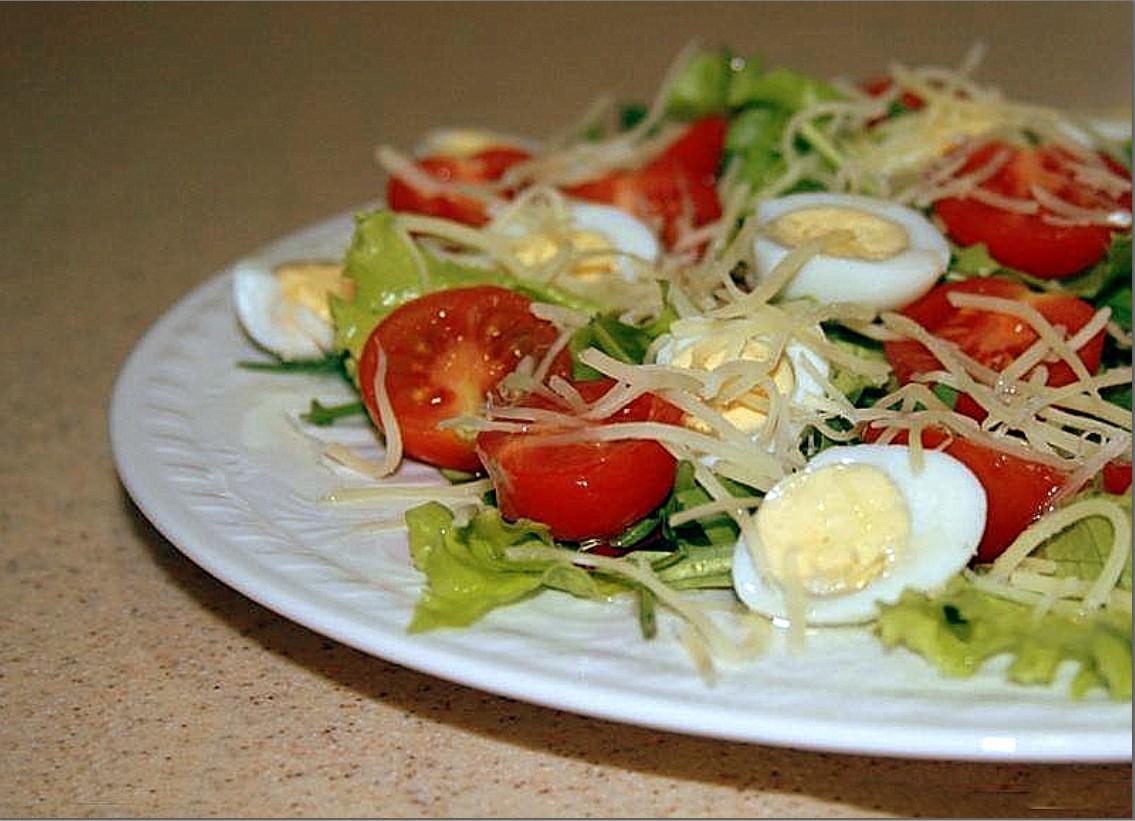 Салат из рукколы с яйцами: рецепт и свежие идеи | Название сайта