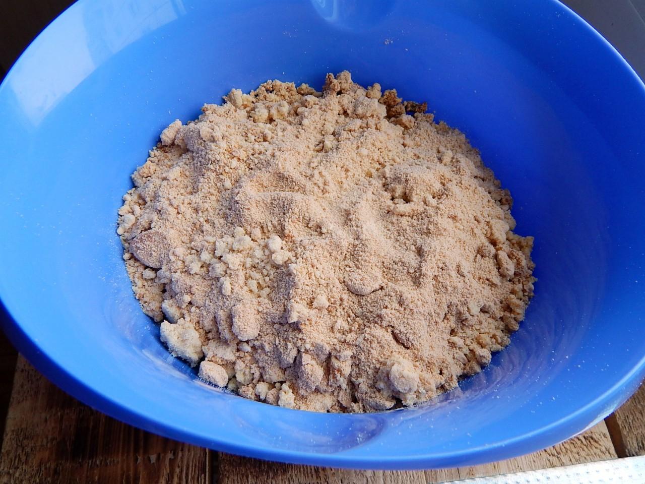 Торт пломбир без выпечки с крошкой. Что можно приготовить из крошки песочного теста из отхода. Крошка приготовление