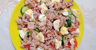 Салат сайра помидоры яйца огурцы