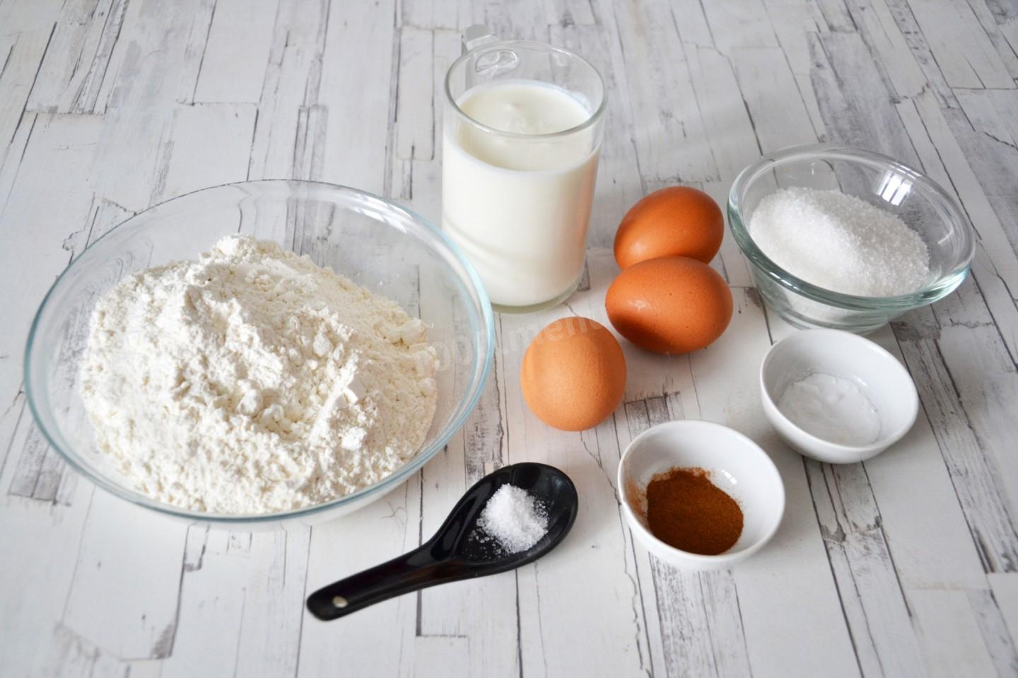 Рецепт яйца кефир сахар. Ингредиенты для теста. Ингредиенты для блинов. Яйца молоко мука. Ингредиенты для блинного теста.