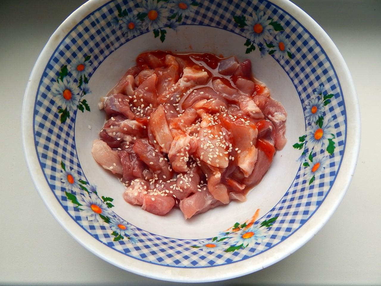 Мясо свинины по корейски. Свинина под маринадом. Маринованная свинина. Свинина по-корейски рецепт.