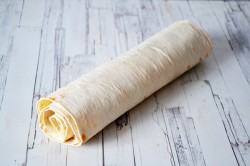 лаваш с крабовыми палочками и яйцом и плавленным сыром пошаговый рецепт. ruletiki iz lavasha s krabovymi palochkami 1554049065 10 min. лаваш с крабовыми палочками и яйцом и плавленным сыром пошаговый рецепт фото. лаваш с крабовыми палочками и яйцом и плавленным сыром пошаговый рецепт-ruletiki iz lavasha s krabovymi palochkami 1554049065 10 min. картинка лаваш с крабовыми палочками и яйцом и плавленным сыром пошаговый рецепт. картинка ruletiki iz lavasha s krabovymi palochkami 1554049065 10 min. Красивый, оригинальный, без майонеза, праздник каждый день! Рулет из лаваша с крабовыми палочками не только эффектно выглядит, он еще и очень вкусный! Обычно такие рулеты промазывают майонезом, в этом же рецепте для начинки используются два вида сыра. Эти пестрые рулетики украсят стол в будни и на праздники!