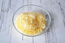 лаваш с крабовыми палочками и яйцом и плавленным сыром пошаговый рецепт. ruletiki iz lavasha s krabovymi palochkami 1554049065 4 min. лаваш с крабовыми палочками и яйцом и плавленным сыром пошаговый рецепт фото. лаваш с крабовыми палочками и яйцом и плавленным сыром пошаговый рецепт-ruletiki iz lavasha s krabovymi palochkami 1554049065 4 min. картинка лаваш с крабовыми палочками и яйцом и плавленным сыром пошаговый рецепт. картинка ruletiki iz lavasha s krabovymi palochkami 1554049065 4 min. Красивый, оригинальный, без майонеза, праздник каждый день! Рулет из лаваша с крабовыми палочками не только эффектно выглядит, он еще и очень вкусный! Обычно такие рулеты промазывают майонезом, в этом же рецепте для начинки используются два вида сыра. Эти пестрые рулетики украсят стол в будни и на праздники!