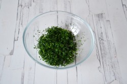 лаваш с крабовыми палочками и яйцом и плавленным сыром пошаговый рецепт. ruletiki iz lavasha s krabovymi palochkami 1554049065 5 min. лаваш с крабовыми палочками и яйцом и плавленным сыром пошаговый рецепт фото. лаваш с крабовыми палочками и яйцом и плавленным сыром пошаговый рецепт-ruletiki iz lavasha s krabovymi palochkami 1554049065 5 min. картинка лаваш с крабовыми палочками и яйцом и плавленным сыром пошаговый рецепт. картинка ruletiki iz lavasha s krabovymi palochkami 1554049065 5 min. Красивый, оригинальный, без майонеза, праздник каждый день! Рулет из лаваша с крабовыми палочками не только эффектно выглядит, он еще и очень вкусный! Обычно такие рулеты промазывают майонезом, в этом же рецепте для начинки используются два вида сыра. Эти пестрые рулетики украсят стол в будни и на праздники!