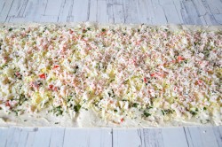 лаваш с крабовыми палочками и яйцом и плавленным сыром пошаговый рецепт. ruletiki iz lavasha s krabovymi palochkami 1554049065 9 min. лаваш с крабовыми палочками и яйцом и плавленным сыром пошаговый рецепт фото. лаваш с крабовыми палочками и яйцом и плавленным сыром пошаговый рецепт-ruletiki iz lavasha s krabovymi palochkami 1554049065 9 min. картинка лаваш с крабовыми палочками и яйцом и плавленным сыром пошаговый рецепт. картинка ruletiki iz lavasha s krabovymi palochkami 1554049065 9 min. Красивый, оригинальный, без майонеза, праздник каждый день! Рулет из лаваша с крабовыми палочками не только эффектно выглядит, он еще и очень вкусный! Обычно такие рулеты промазывают майонезом, в этом же рецепте для начинки используются два вида сыра. Эти пестрые рулетики украсят стол в будни и на праздники!