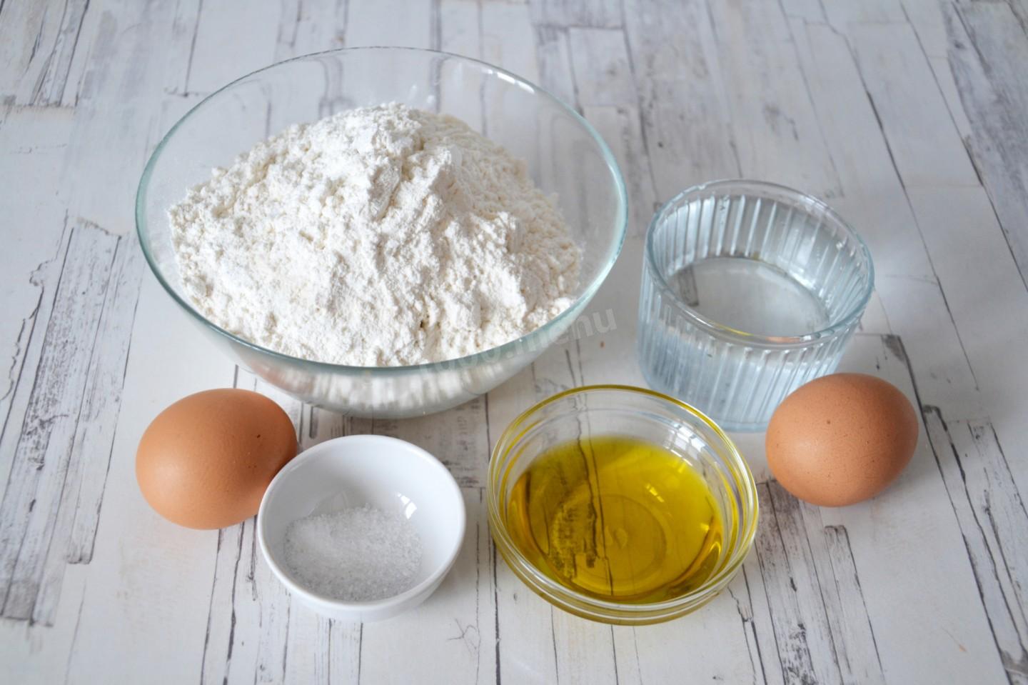 Приготовить тесто яиц муки. Ингредиенты для теста. Ингредиенты для теста пиццы. Яйцо мука соль. Мука яйца масло.