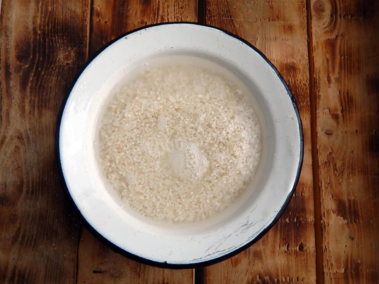 Крупы заливают водой. Каша рисовая в стакане. Рисовая каша в стаканчике. Красивые тарелки для утренней каши. Стакан риса 2 стакана молока каша.