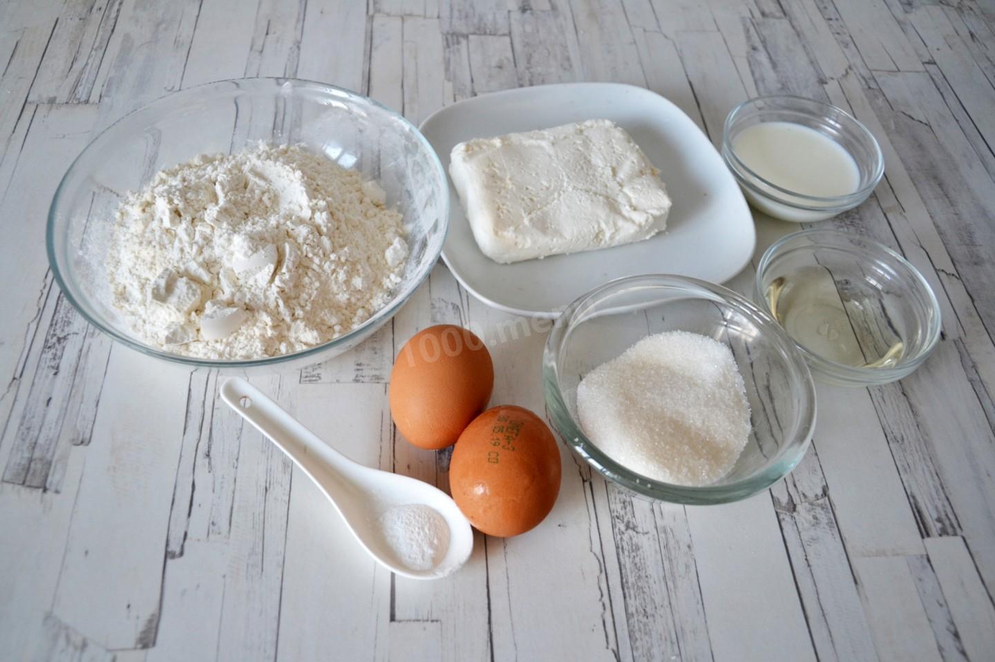Рецепт сметана масло мука. Ингредиенты для творога. Творог яйцо мука. Сметана яйца мука сахар. Мука молоко яйца сахар.
