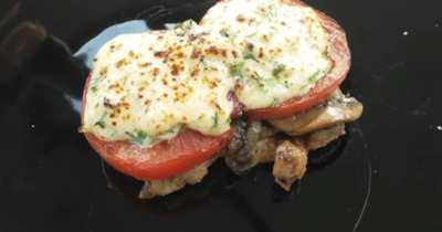 Отбивные с грибами под сыром на гриле