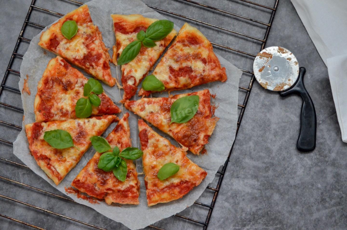 пиццу на фольге в духовке можно ли печь фото 15
