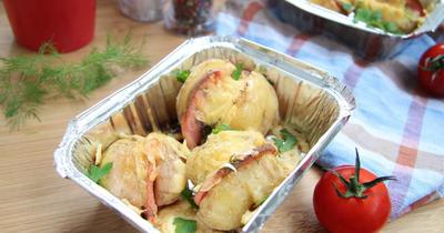 Картошка с колбасой и сыром в духовке