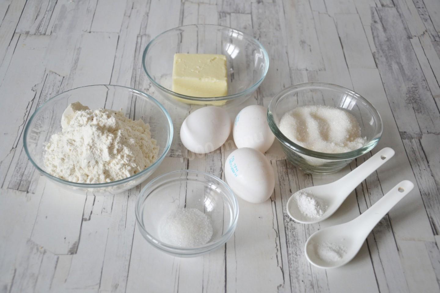 Яйцо масло сливочное сахар мука рецепт. Посуда из картофельного крахмала. Мука яйца ваниль. Пирог молоко яйца мука сахар разрыхлитель. Ванильный сахар и крахмал.
