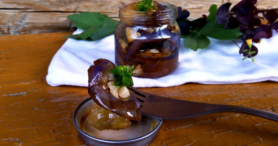 Закуска из баклажанов с чесноком, уксусом и маслом на зиму