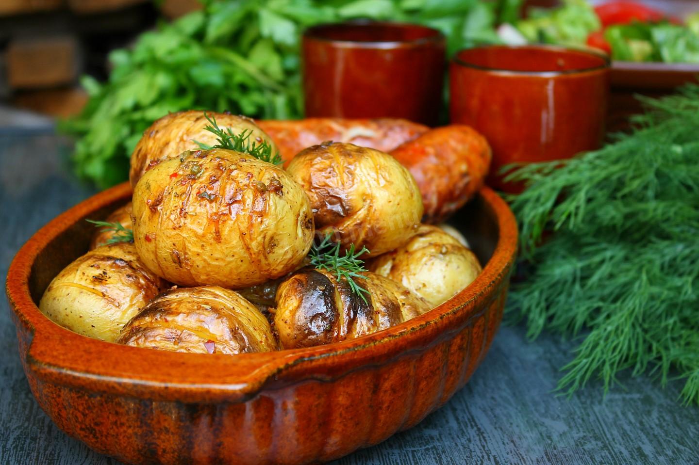 Картофель с салом с шампиньонами на шампуре