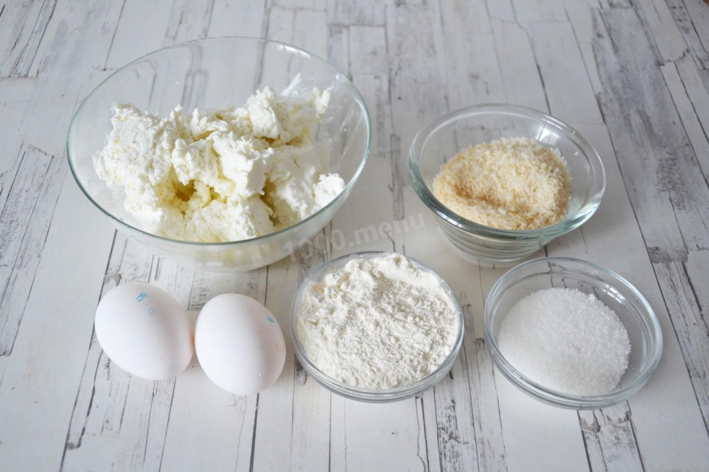 Творог масло сливочное яйца сахар сливочное. Ингредиенты для сырников. Продукты для приготовления сырников. Ингредиенты для творога. Сырники.