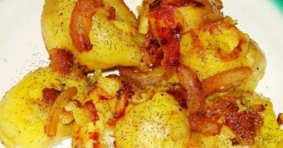 Вкусная картошечка на сале с укропом в духовке