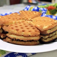Вафельные трубочки в вафельнице: пошаговые рецепты с фото 81 Вафельные трубочки в вафельнице: пошаговые рецепты с фото 19