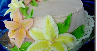 Торт с профитролями Скоро лето с цветами