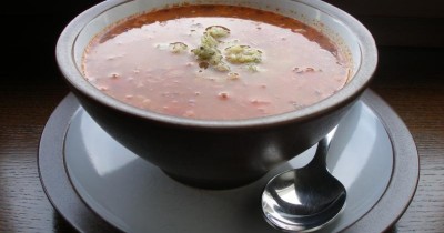Суп гречневый с томатами