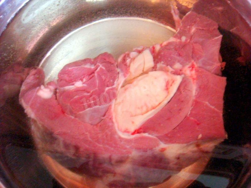 Мясо в соленой воде. Мясо в соли спросите повара рецепт. Как солить мясо говядины в домашних условиях.