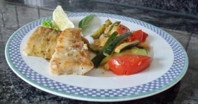 Судак с овощами