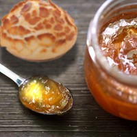 Мандарины и яблоки рецепт. dzhem iz mandarinov 1400860368 2 min. Мандарины и яблоки рецепт фото. Мандарины и яблоки рецепт-dzhem iz mandarinov 1400860368 2 min. картинка Мандарины и яблоки рецепт. картинка dzhem iz mandarinov 1400860368 2 min. Любите мандарины? Я их просто обожаю! И сегодня предлагаю всем фанатам этого цитрусового приготовить удивительную шарлотку. Да, да, из мандаринов в сочетании с разными добавками – яблоками, шоколадом и бананами.