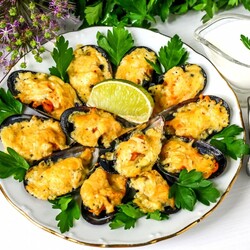 Мидии в ракушках