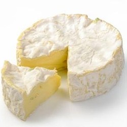 Блюда с сыром камамбер