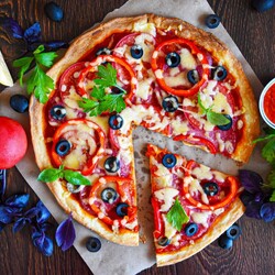  Рецепт слоеного пирога-пиццы: легко, вкусно и быстро 