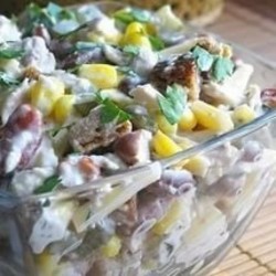 Салат с фасолью и курицей