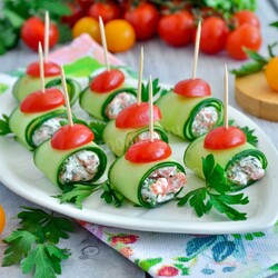 Огурцы с сыром