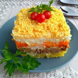 Салат с морковью и яйцом