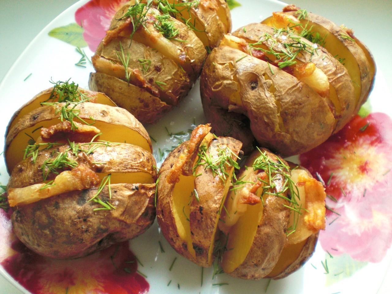 Как запечь картошку с мясом в духовке на протвине с фото пошагово