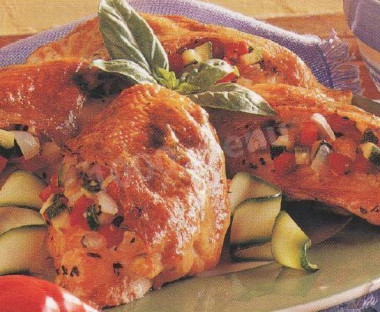 Грудки, фаршированные цуккини, запеченные в духовке