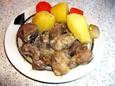 Индейка с горохом фасолью и овощами