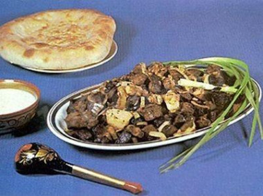 Куырдак с почками, говяжьей печенью и сердцем