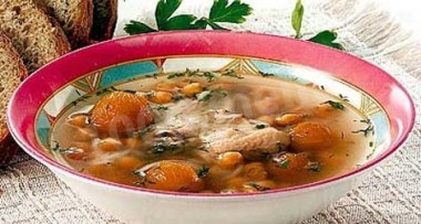 Куриная шорба с алычой по-грузински