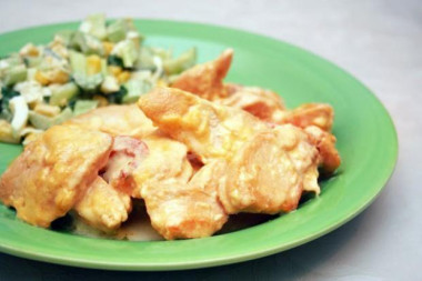 Куриные грудки в луковом соусе